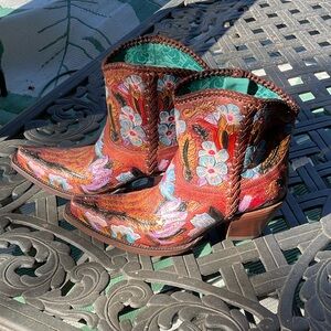 Corral Honey Tooled Ankle Boot A4004